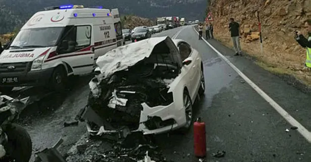 Antalya'da feci kaza! 4 ölü, 2 yaralı