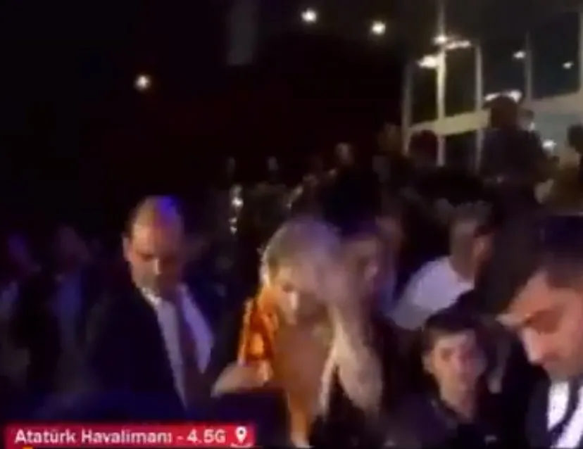 Mauro Icardi’nin eşi Wanda Nara’ya nazar değdi