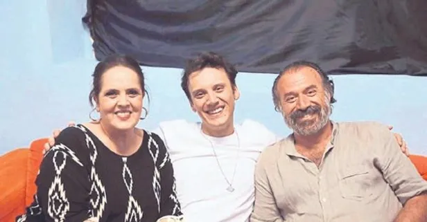 40 yıllık evlilik tek celsede bitti! Şarkıcı Edis anne ve babasının boşanması hakkında konuştu