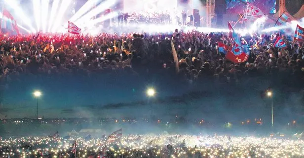 Şampiyon Trabzonspor yaklaşık 341 bin kişiyle İstanbul’u salladı