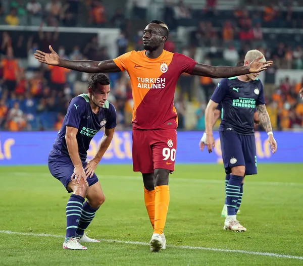 galatasaraya-diagne-piyangosu-transfer-oyuncuya-kaldi-1657965173645.jpg