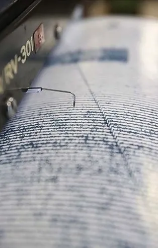 Japonya'da deprem! Tsunami uyarısı yapıldı