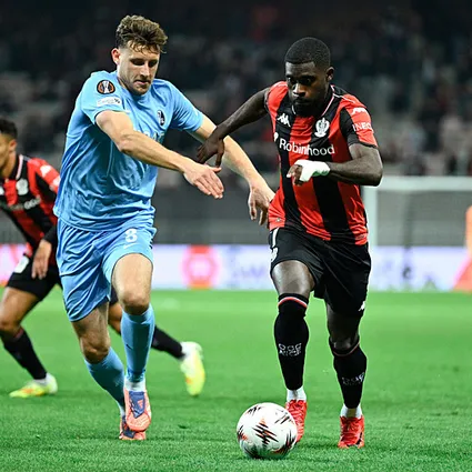 Nice taraftarları futbolculara saldırdı!