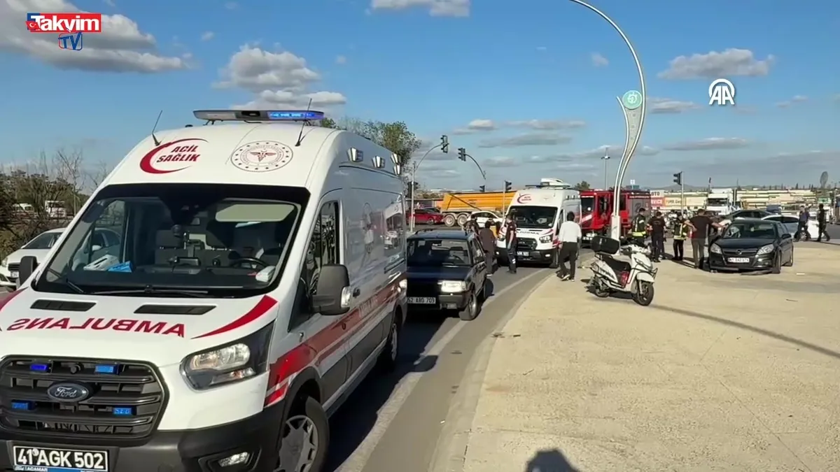 Kocaeli'de iki otomobil çarpıştı: 6 yaralı
