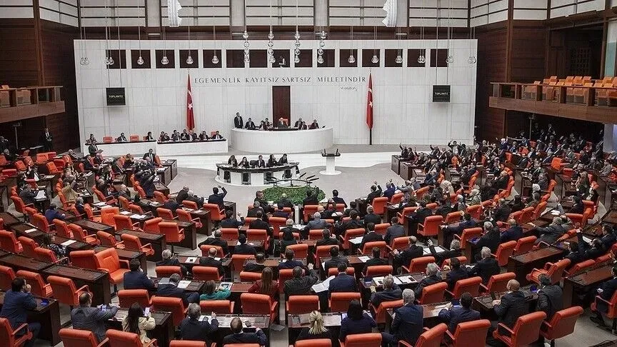 terorsuz-turkiye-surecinde-kritik-asama-surec-yasasinin-detaylari-ortaya-cikti-1785255660666.jpeg Terörsüz Türkiye’de yeni aşama! 17 kişilik izleme grubu kurulacak-6