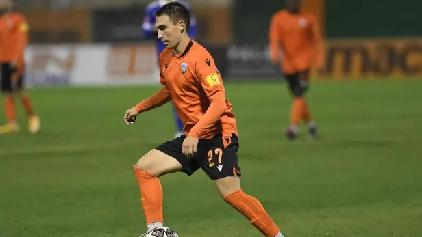 galatasarayda-mohamed-bilmecesi-fatih-terim-bonservisini-almak-istedigi-oyuncuyu-7-macta-11de-oynatmadi-1638228542493.jpeg Galatasaray'da Mohamed bilmecesi! Fatih Terim bonservisini almak istediği oyuncuyu 7 maçta 11'de oynatmadı-3