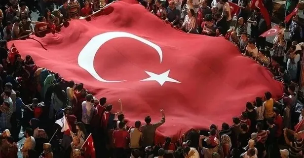 15 Temmuz Pazartesi resmi tatil mi, değil mi? 15 Temmuz'da devlet daireleri kapalı mı olacak? Özel ve kamu sektörü tatil mi?