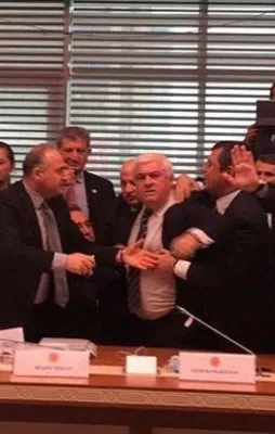 CHP'li vekilden büyük terbiyesizlik!