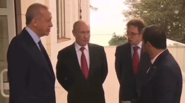 socide-baskan-recep-tayyip-erdogan-ve-putin-arasinda-gulumseten-antikor-diyalogu-seninki-cok-dusuk-ya-1632929567818.jpeg