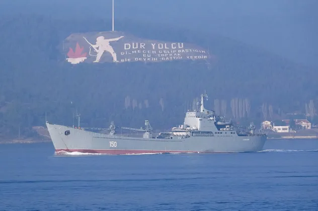 Rus savaş gemileri Akdeniz'e iniyor