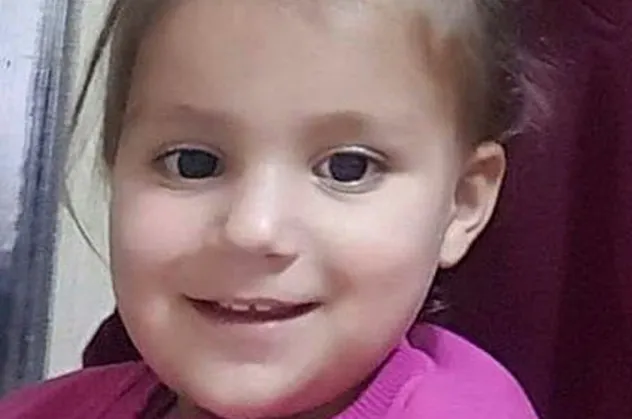Otomobilin çarptığı bebek hayatını kaybetti