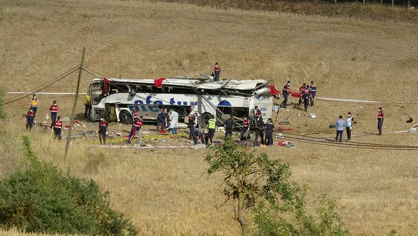 balikesir-kaza-yapan-firma-hangisi-balikesir-edremit-otobus-kazasi-olu-yarali-sayisi-1628404447625.jpg Balıkesir kaza yapan firma hangisi? Balıkesir Edremit otobüs kazası ölü yaralı sayısı!-4