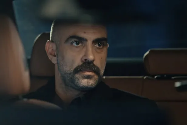 sen-kimsin-lan-zuppe-edho-176-bolum-fragmani-dalini-budagini-ezip-dusmana-guc-gosterisi-yapiyor-1607776966731.jpg Düşmanına kurşun yağmuru! EDHO 176. bölüm fragmanı: Dalını budağını ezip düşmana güç gösterisi yapıyor-8