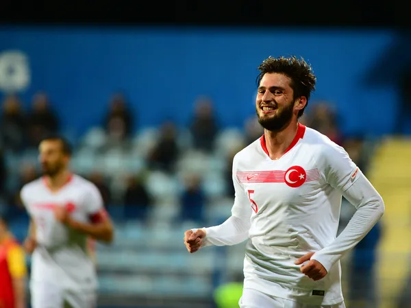 ozel-haber-celtadan-ayrildi-aslana-imza-atiyor-1656669400976.jpg Özel Haber | Celta’dan ayrıldı, Aslan’a imza atıyor…-5