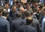 Cumhurbaşkanı Erdoğan’a cuma namazı çıkışında vatandaşlardan yoğun ilgi