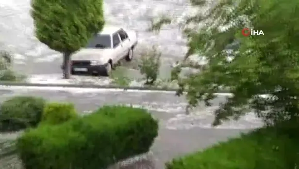 Ankara'da dolu yağışı hayatı felç etti