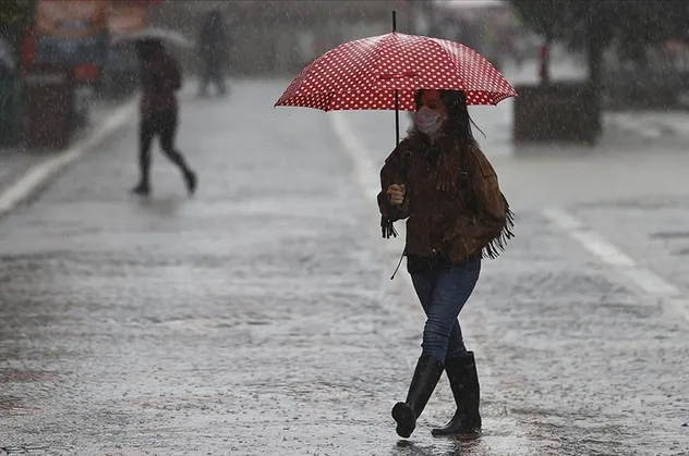 Meteoroloji'den Doğu ve Batı Karadeniz için şiddetli yağış uyarısı