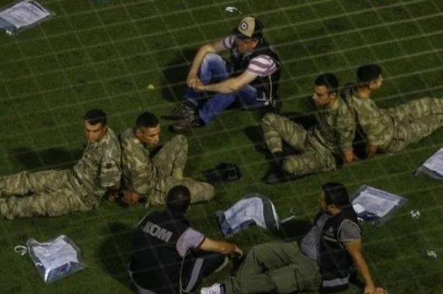 Son dakika: Muhafız Alayı darbe davasında ara karar