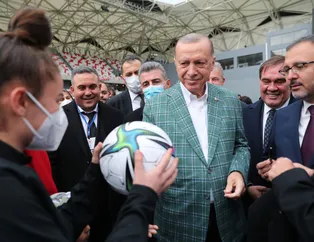 Başkan Erdoğan, Alsancak Mustafa Denizli Stadı'nın açılışını yaptı! Renkli kareler
