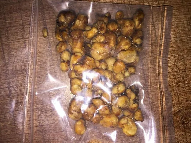 SON DAKİKA: Bolu'da kadın pompacı uyuşturucu ile yakalandı-3