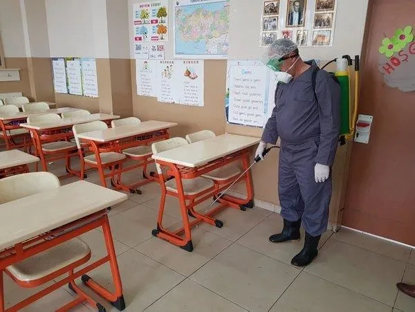 SON DAKİKA: Milli Eğitim ve Sağlık Bakanlığı yüz yüze eğitim şartlarını belirledi! Sınıflarda en fazla 15 öğrenci!-3