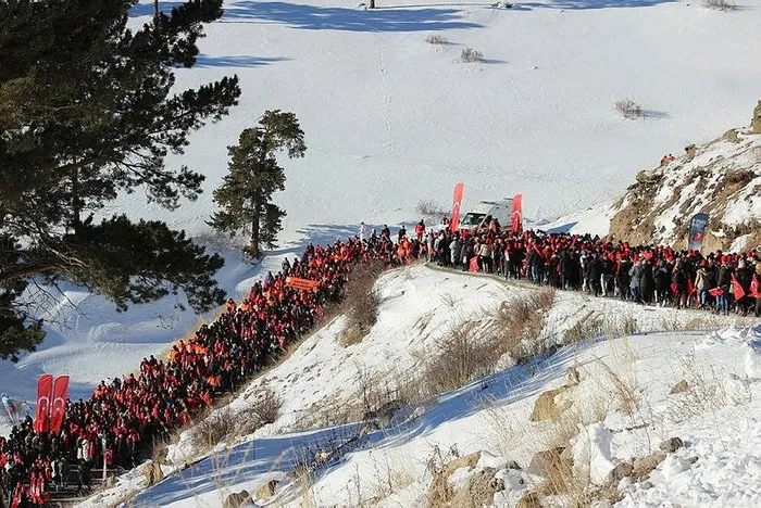 Türkiye "Bu toprakta izin var" temasıyla binlerce kişi yine Sarıkamış'ta şehitleri için yürüdü-3