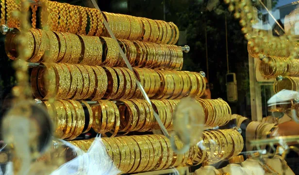 gram-ve-ceyrek-altin-fiyatlari-ne-kadar-oldu-ibre-tersine-donuyor-22-ve-138-lira-birden-1606841840888.jpg