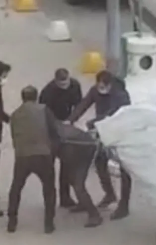 AK Partili Aydoğan Ahıakın'dan Kadıköy'de kağıt toplayan çocuğu darbeden İBB zabıta memurlarına sert tepki: Soruşturma başlatılsın!