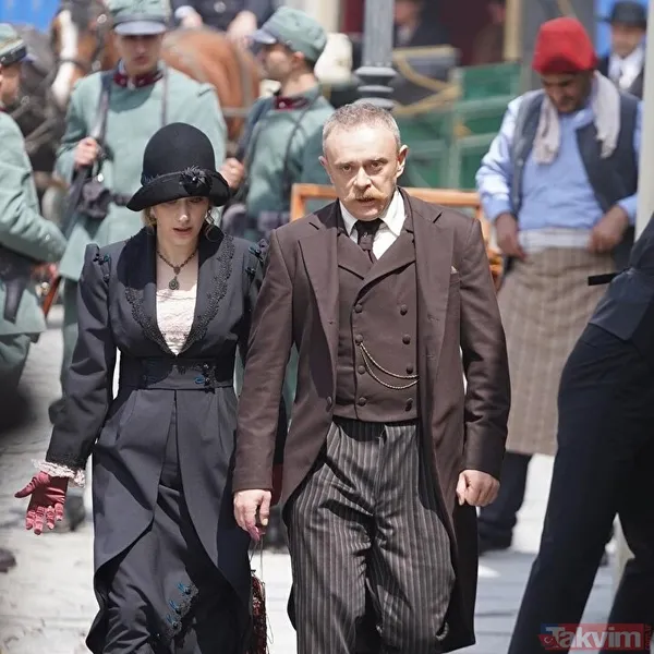 Netflix, İstanbul'un işgaline övgüler düzdü! 'Pera Palas'ta Gece Yarısı' paylaşımı büyük tepki çekti... - 3