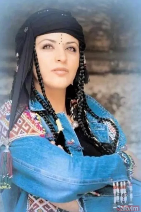 Türkücü Zara derin dekolteli elbisesiyle şov yaptı! Değişimiyle ağızları açık bıraktı sosyal medyada yer yerinden oynadı “Rüya gibi” - 22