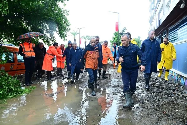 Karadeniz sele teslim oldu: Dereler taştı, yollar göle döndü, evleri su bastı! Ankara-İstanbul yönü trafiğe kapalı... | Zonguldak, Bartın, Bolu son durum-16