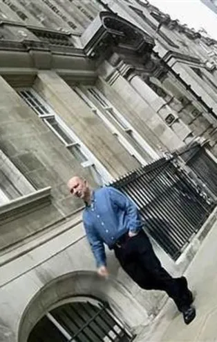 FETÖ'cü Akın İpek İngiltere'de görüntülendi