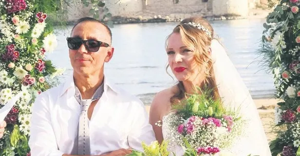 Meme kanserini yenen Alman eşine temsili düğün sürprizi