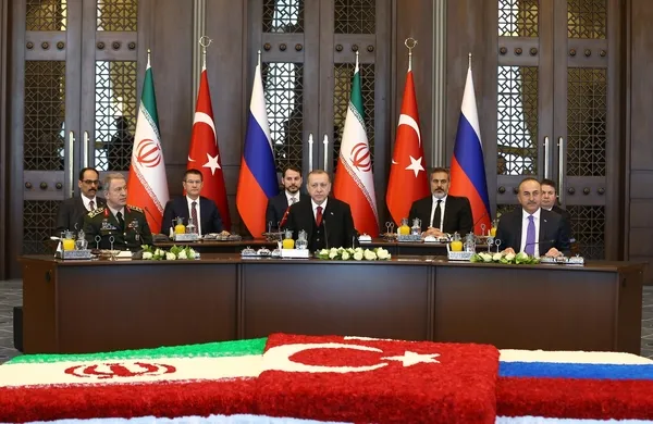 Dünyanın gözü Beştepe'de! Kritik zirve sona erdi-3