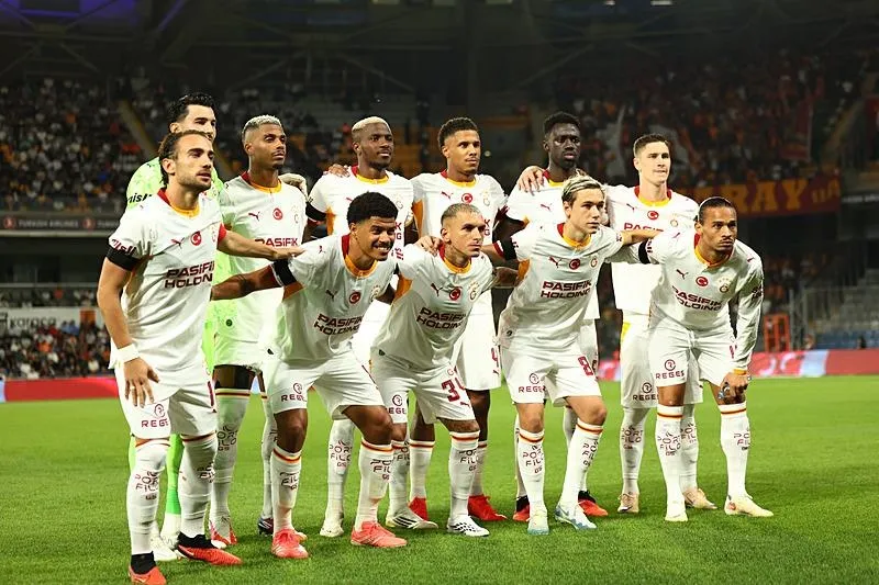 galatasaray-sampiyonlar-liginde-sporting-deplasmaninda-galatasaray-sampiyonlar-liginde-sporting-karsisinda-osi-1788933130823.jpeg Galatasaray Şampiyonlar Ligi'nde Sporting karşısında: Osimhen, Lemina, Singo ve Abdülkerim yok! Okan Buruk'tan ilk 11'de mecburi revizyon-11
