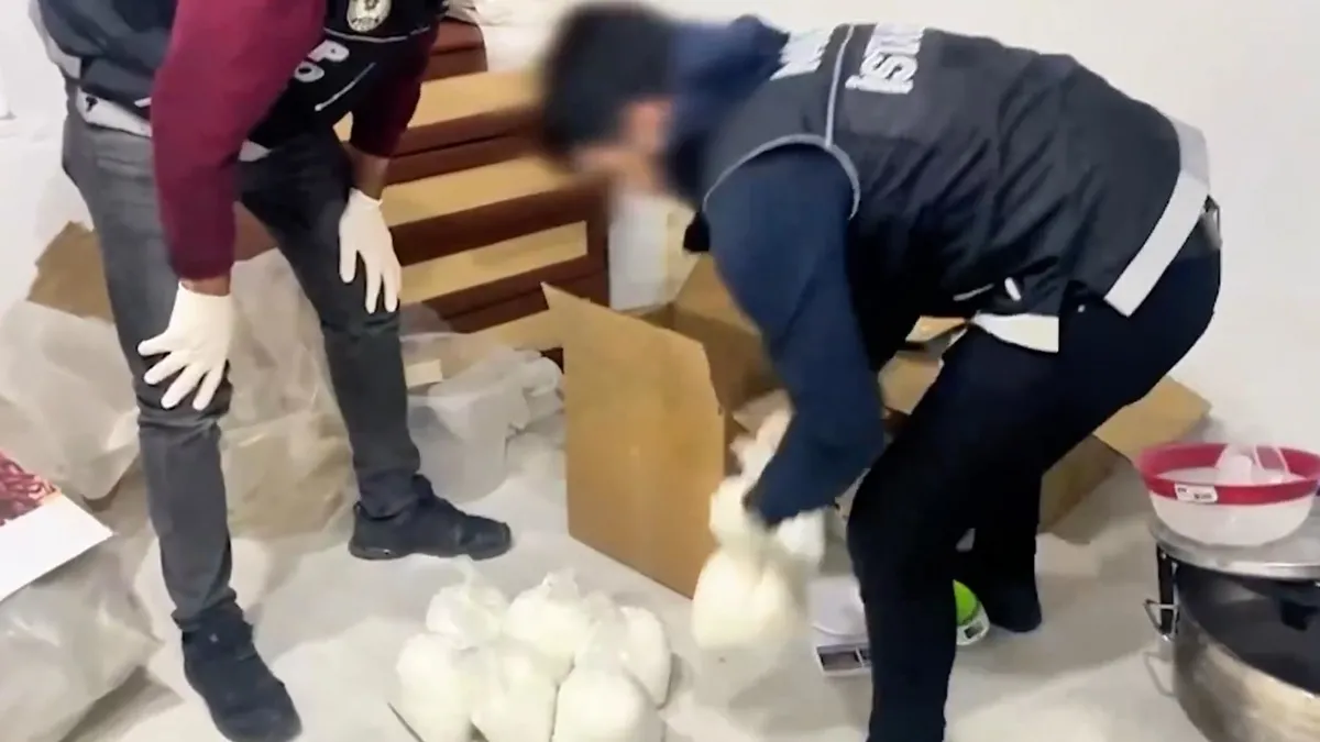 İstanbul Başakşehir'de uyuşturucu operasyonu: 880 KG SKUNK ele geçirildi 7 şüpheli yakalandı