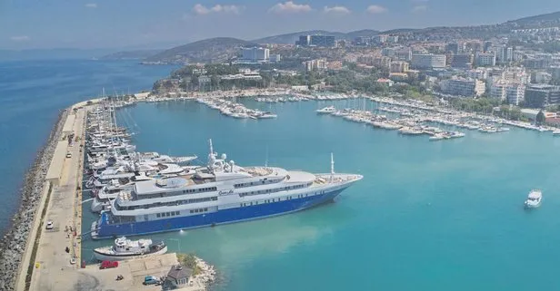 Yüzen Saray'la geldi gitti