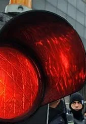 Kırmızı ışıkta geçmeye ısrar edene ehliyet iptali: Yeni düzenleme geliyor