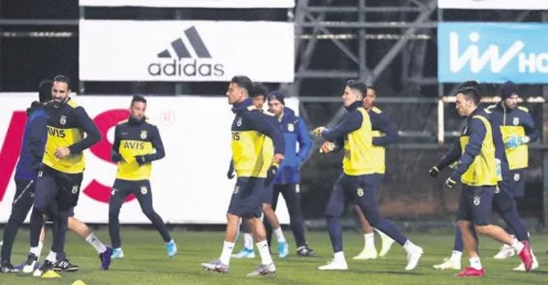 Fenerbahçe derbi hazırlıklarına ara vermeden başladı