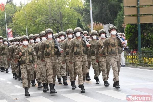 30 Ağustos Zafer Bayramı coşkusu tüm yurtta! Herkes meydanlara akın etti - 35