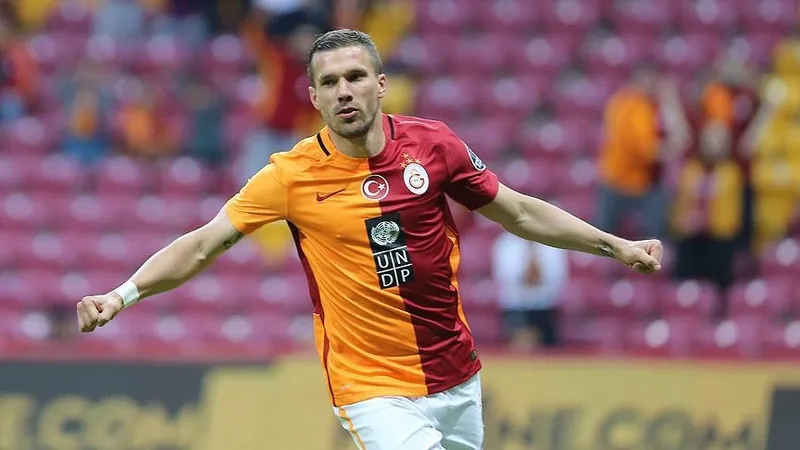 futbolu-birakti-hayatinin-isini-buldu-simdi-parayi-koyacak-yer-bulamiyor-1709714245784.jpg Şimdi parayı koyacak yer bulamıyor: Futbolu bıraktı hayatının işini buldu!-4