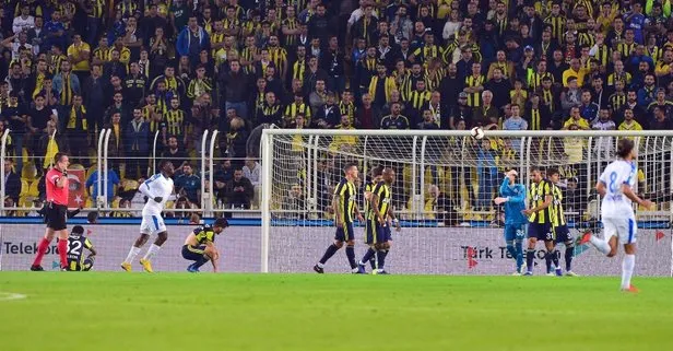 Fenerbahçe şok skordan sonra Cocu'yu kovdu