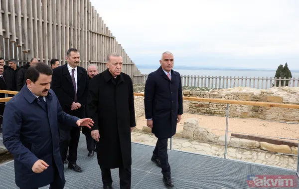 Şehitlere vefa... Başkan Erdoğan, Çanakkale'de şehitliklere karanfil bıraktı - 23