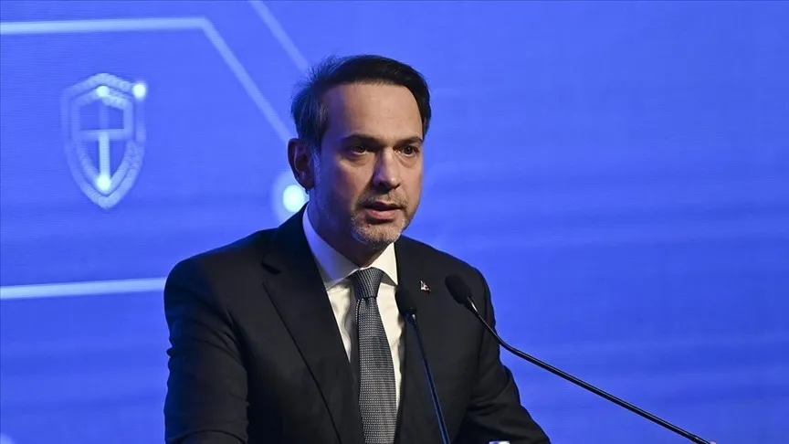 bakan-bayraktardan-maden-sirketlerine-uyari-isciye-maas-odemeyene-ruhsat-yok-1777398432490.jpeg Bakan Bayraktar’dan maden şirketlerine uyarı: İşçiye maaş ödemeyene ruhsat yok-6