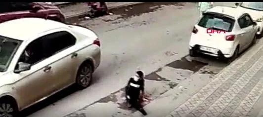 istanbul-sultangazide-meydana-iki-kazada-bir-cocuk-hayatini-kaybetti-bir-cocuk-ise-hafif-yaralandi-1608709628489.jpg