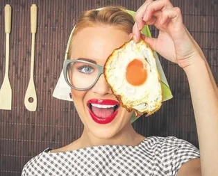 Yumurta ile keskin gözler