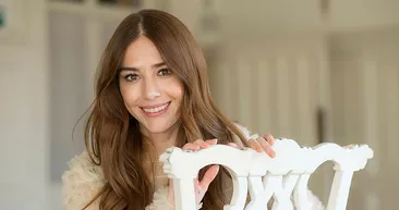 Özge Gürel meğer göründüğü gibi değilmiş! Serkan Çayoğlunun sevgilisi Özge Gürel yaşıyla herkesi şoke etti