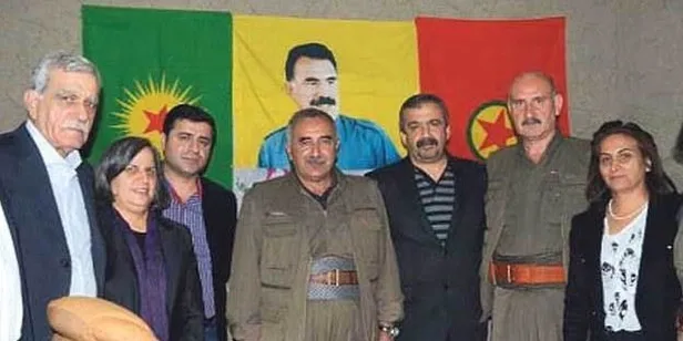 pkk-teror-orgutunun-elebasi-durak-kalkandan-selahattin-demirtasa-mersin-ayari-kendi-kendine-konusma-1664913637334.jpeg PKK terör örgütünün elebaşı Duran Kalkan'dan 'Mersin' ayarı yiyen Selahattin Demirtaş geri vites yaptı-7