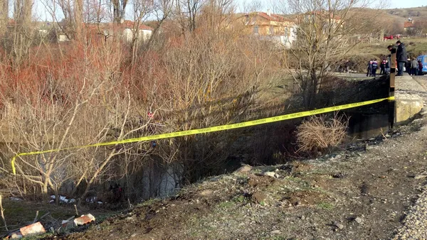 kendisini-aldattigini-dusundugu-kocasini-oldurup-dereye-atti-1641209628633.jpg Kendisini aldattığını düşündüğü kocasını öldürüp dereye attı-2