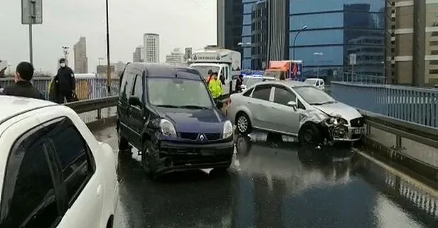 İstanbul’da boş yolda zincirleme kaza! 3 araç birbirine girdi